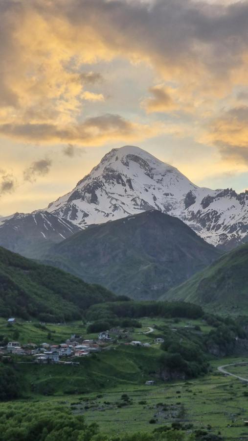 Готель North Kazbegi Екстер'єр фото